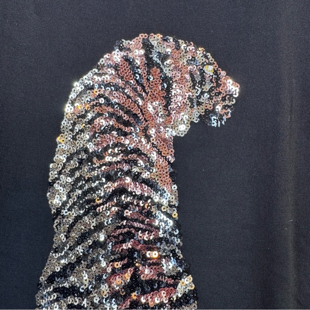 H&M Black Sequins Tiger Graphic Tee - Picture 6 of 16